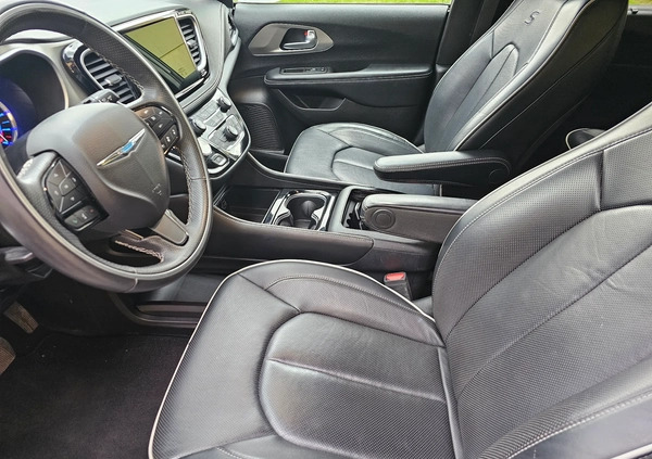 Chrysler Pacifica cena 231117 przebieg: 34463, rok produkcji 2021 z Szubin małe 742